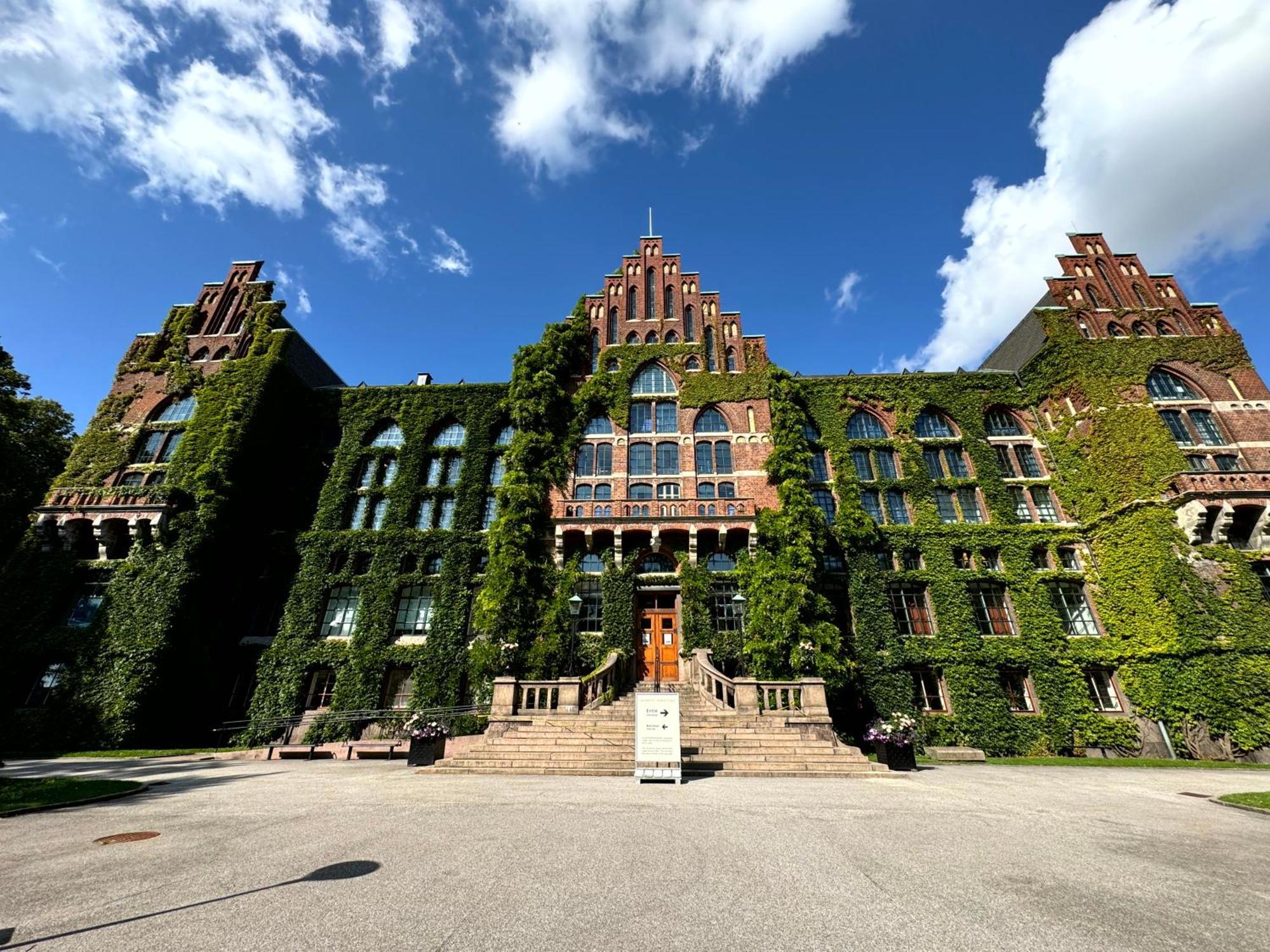 隆德The Embassy公寓 外观 照片