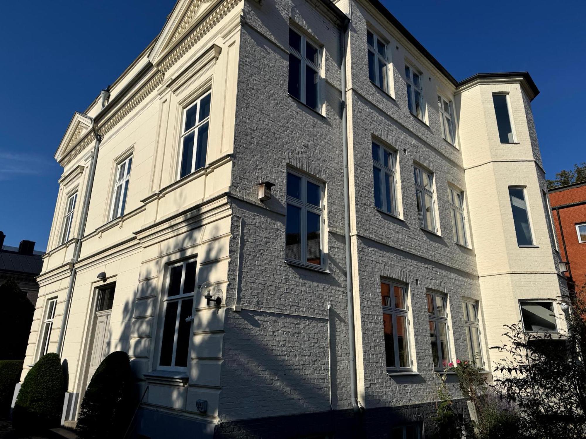 隆德The Embassy公寓 外观 照片